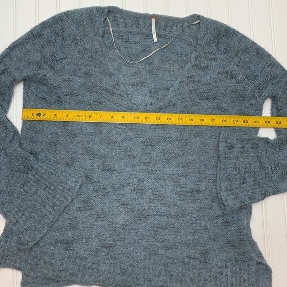 Free People blue Alpaca V neck sweater XS - Picture 5 of 8